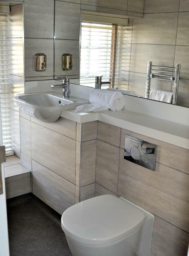 New Park Hotel Кармартен Экстерьер фото