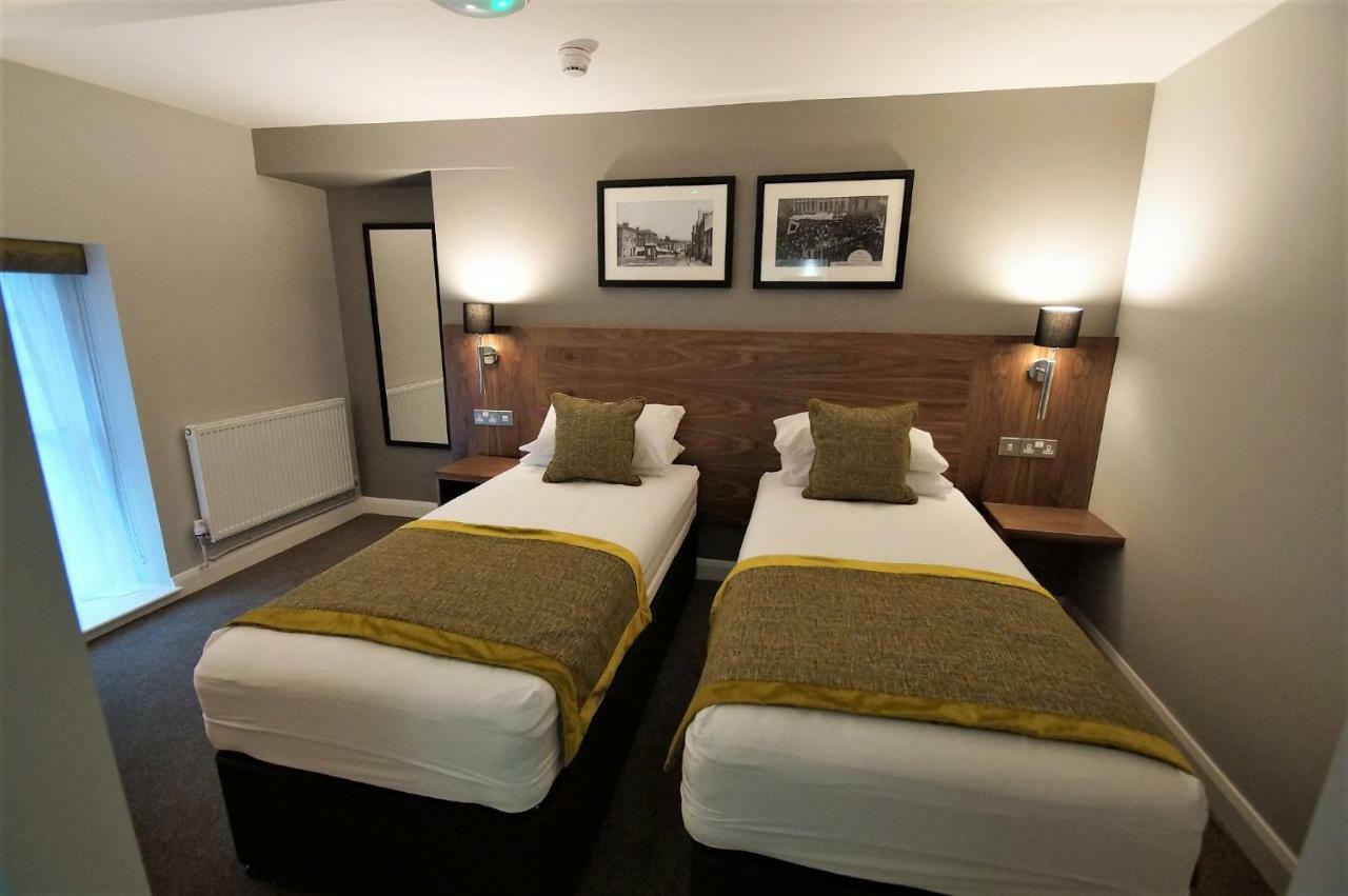 New Park Hotel Кармартен Экстерьер фото