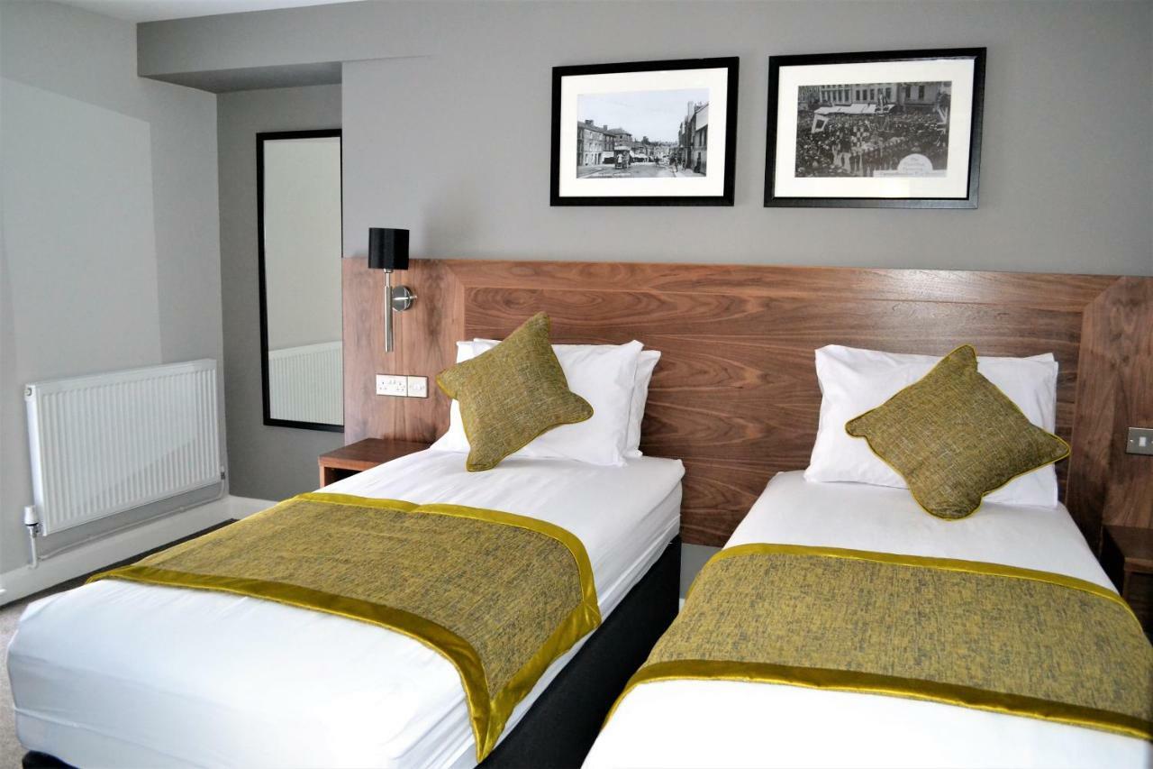 New Park Hotel Кармартен Экстерьер фото