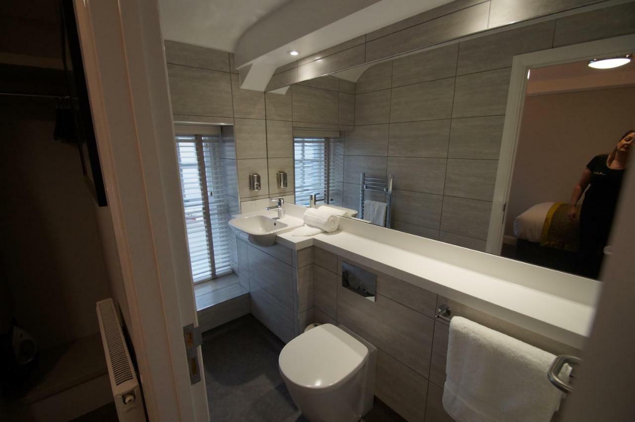 New Park Hotel Кармартен Экстерьер фото